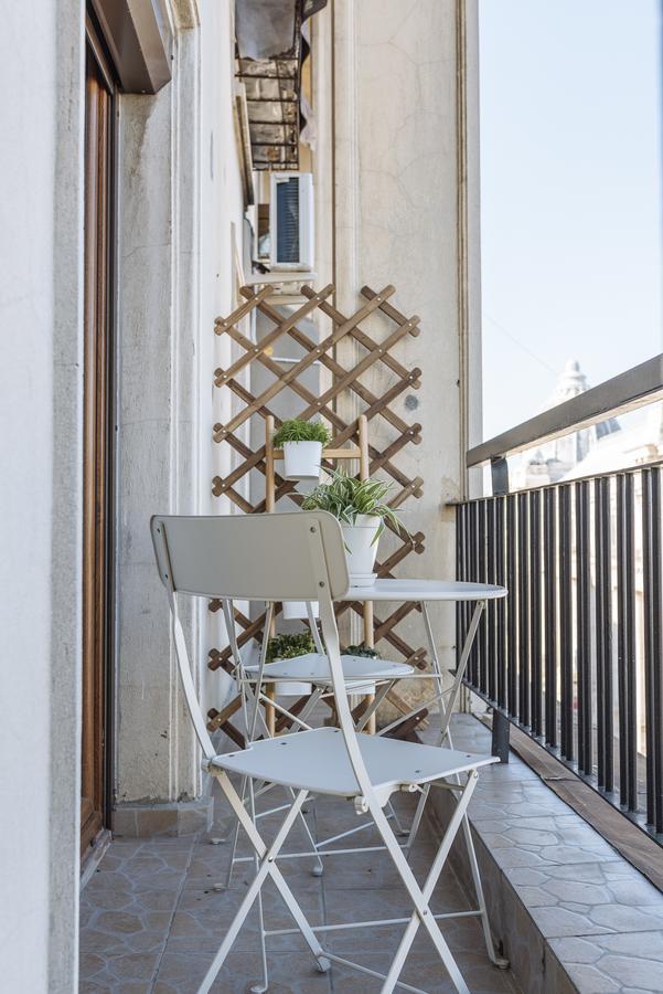 Old Town - City Center Apartment Bucarest Esterno foto